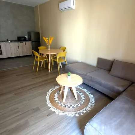 Kron Aparthotel 3*